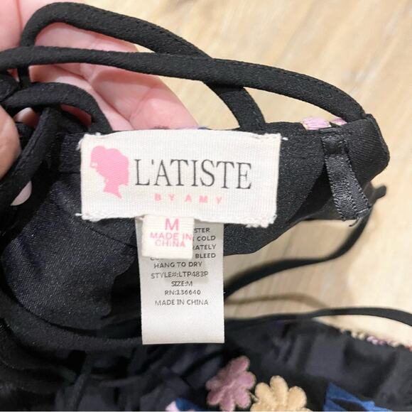 L'ATISTE by Amy Black Top with Colorful Embroidery Open Back size M - Picture 5 of 7